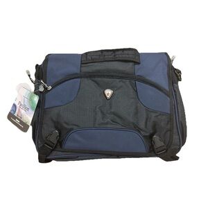 Calpak Pavilion NWT 18” Expandable Laptop Messenger Bag W Strap Teacher Travel